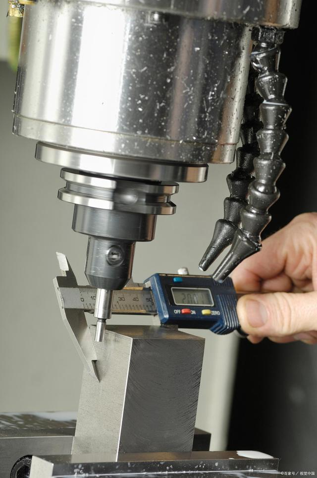 品成压铸模具设计：奥地利的模具制造过程全部使用了统一的基准夹具，没有人工校表环节