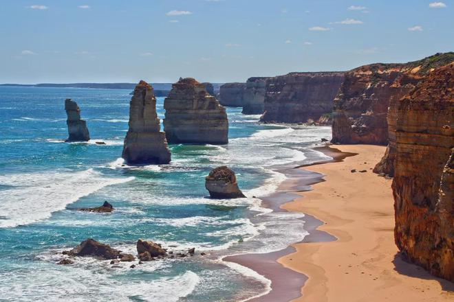 澳大利亚大洋路上最著名的景点——十二使徒岩