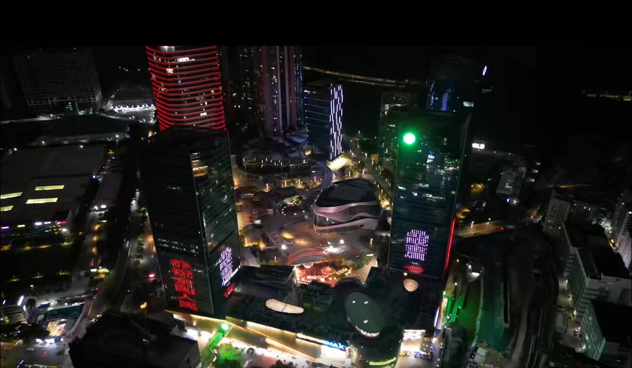 灯光璀璨 喜庆双节 品成金属闪耀城市夜空